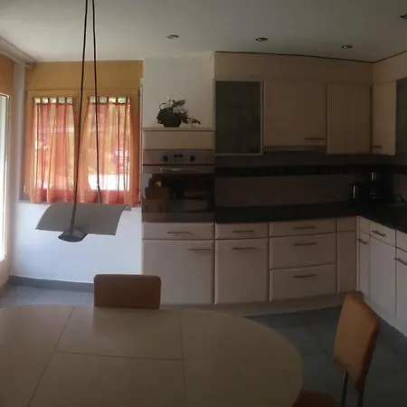 Alpharmonie Apartment *