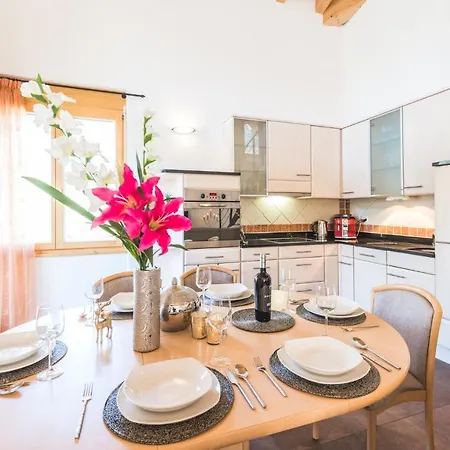 Apartment Alpharmonie *