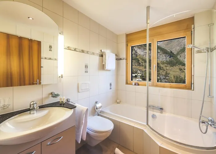 阿尔法摩尼公寓酒店 *