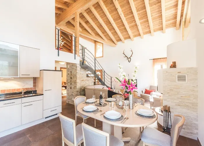 阿尔法摩尼公寓酒店 *