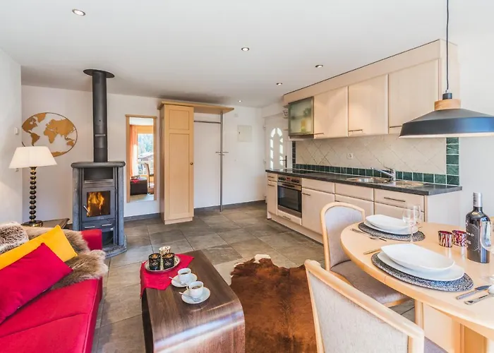 阿尔法摩尼公寓酒店